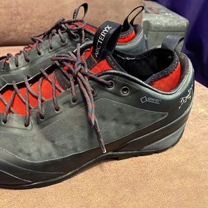 Arc'Teryx Konseal Hiking Shoes